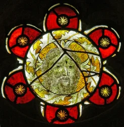 Une fenêtre nord représentant la Tête du Christ
