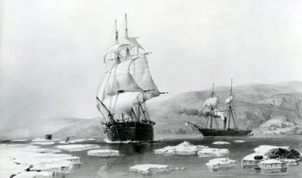 HMS Assistance et Pioneer sortant de leurs quartiers d