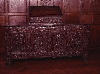 Coffre incrusté, avec motifs architecturaux, fin du XVIe siècle (chêne incrusté d