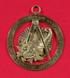 Insigne ou bijou maçonnique porté par les membres de la Loge des Grands Stewards après 1841, milieu du XIXe siècle