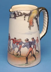 Cruche Royal Doulton avec scènes de football anglais ancien (céramique)
