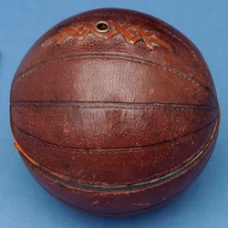 Distributeur de ficelle en forme de ballon de football