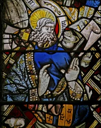 La fenêtre est (Ew) représentant un prophète (figure composite) avec des bijoux de verre coloré incrusté