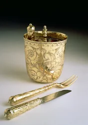 Ensemble de voyage avec couteau, fourchette, cuillère et gobelet, c.1690