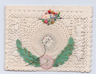 Carte de vœux victorienne avec une colombe tenant une enveloppe, vers 1880