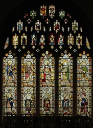 Fenêtre Ew représentant du verre de Somerset vers 1450 dans la fenêtre est avec dix belles figures de saints