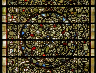 Fenêtre des Cinq-Sœurs représentant des grisaille