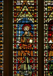 Fenêtre représentant Saint Paul?