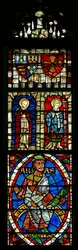 Vitrail représentant deux saints et des écus héraldiques