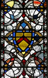 Fenêtre n4 représentant grisaille et blason