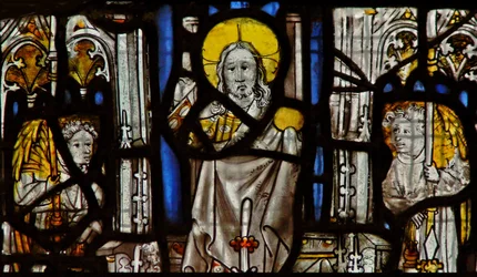 Fenêtre s1 représentant le Christ et deux anges