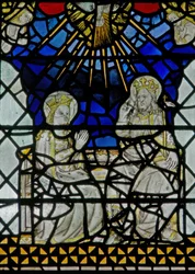 Vitrail w2 représentant le Couronnement de la Vierge