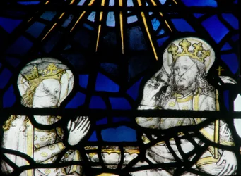 Vitrail w2 représentant le Couronnement de la Vierge