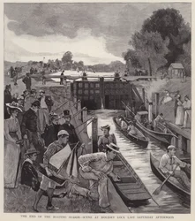 La fin de la saison de navigation : scène à Molesey Lock sur la Tamise, Surrey