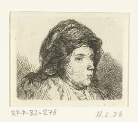Buste de femme avec un tissu autour de la tête