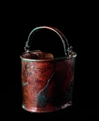 Civilisation étrusque : situle en bronze de la nécropole de San Cerbone, tombe 13, Populonia, Italie, 5e siècle av. J.-C.
