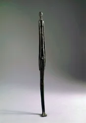 Statue appelée "L