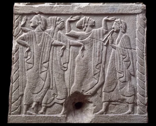 Relief avec danseurs d