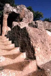 Vestiges de la nécropole