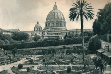 Jardins du Vatican et dôme de la basilique Saint-Pierre, Rome, Italie, 1927