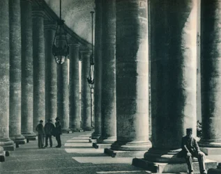 Partie de la colonnade de la place Saint-Pierre, Rome, Italie, 1927