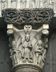 Chapiteau de colonne avec le Christ bénissant du portail ouest de la façade, 1840-61