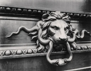 Heurtoir de porte en forme de lion, Paris