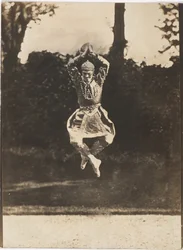 Danse siamoise de Vaslav Nijinsky dans le ballet Les Orientales