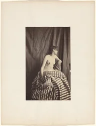 Nu féminin