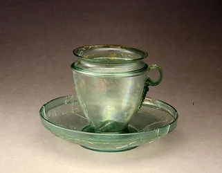 Tasse et soucoupe, vers 50-100 après J.-C.
