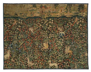 Fragment de tapisserie Mille fleurs représentant des animaux, des oiseaux et un paysage, c.1500