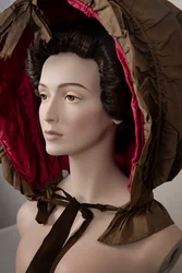 Calèche en soie marron pour femme avec doublure en soie rose, vers 1760 (soie)