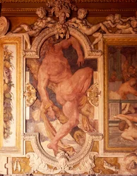 Fresques et œuvres en stuc dans la galerie de François Ier au Château de Fontainebleau (site du patrimoine mondial de l