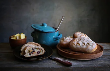 Nature morte au pain artisanal