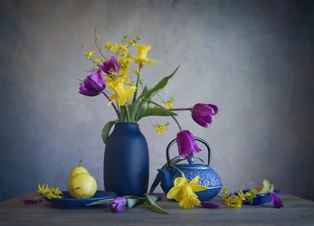 Nature morte printanière vibrante