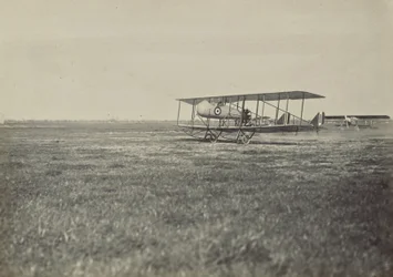 [Deux avions]