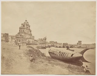 Palais de Chutter Manzil, avec le bateau du roi en forme de poisson