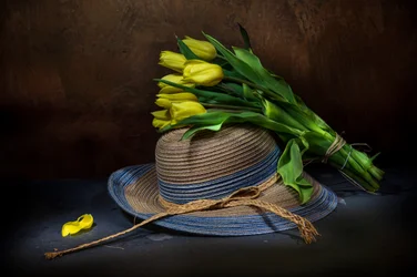 Chapeau de paille « Tulipes fraîches »