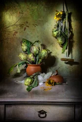 Nature morte rustique aux artichauts