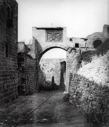 Arc Ecce Homo, 1857