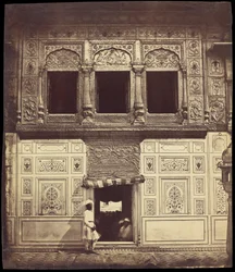 Intérieur du temple sikh avec mosaïque de marbre