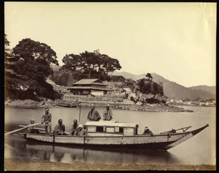 Bateau et équipage de la maison japonaise