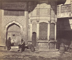 La Fontaine Ancienne près du Vieux Pont