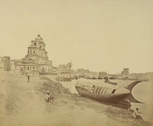 Le palais Chattar Manzil et le bateau royal d