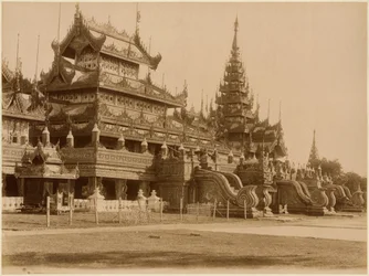 Le Hman Kyaung ou le monastère de verre, Birmanie, c.1890