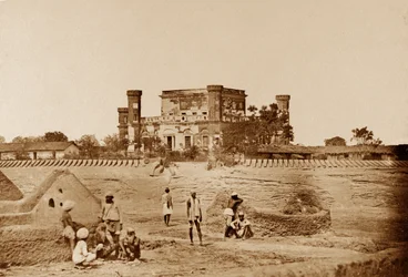 La Maison des Officiers montrant les fortifications