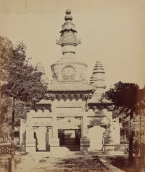 Monument tibétain dans le temple Lama, Pékin, octobre 1860