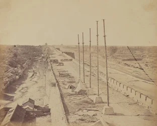 Sommet du mur de la porte d