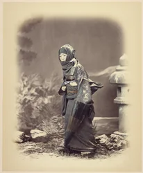 Femme en robe d