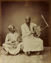 Album "Damas et Baalbek": Paire de musiciens syriens photographiés en train de jouer d